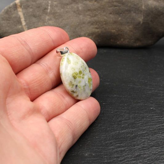 Schottischer Iona Marmor Anhänger - Handarbeit