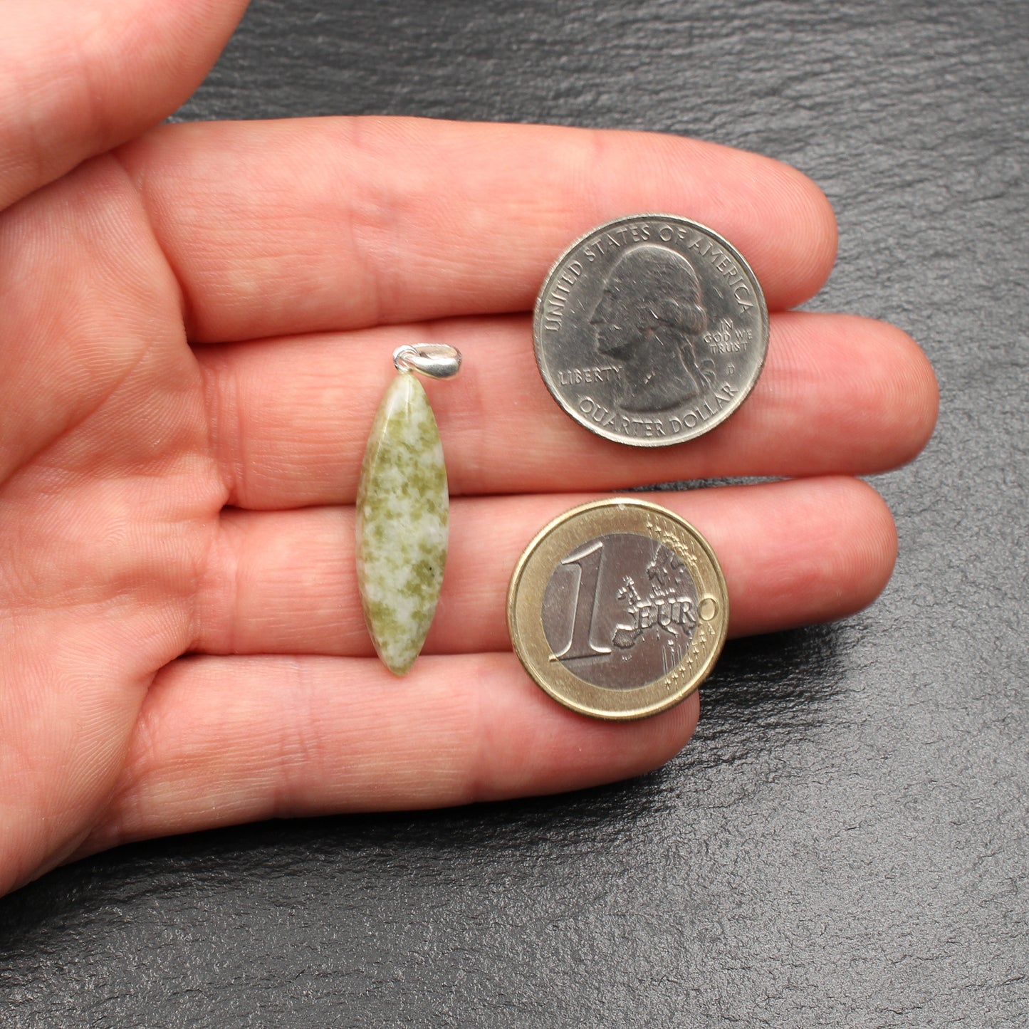 Schottischer Iona Marmor Anhänger - Handarbeit