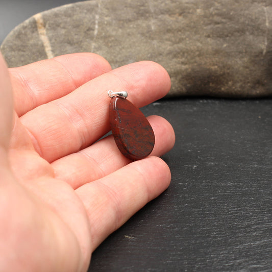 Schottischer Roter Jaspis Anhänger - Handarbeit