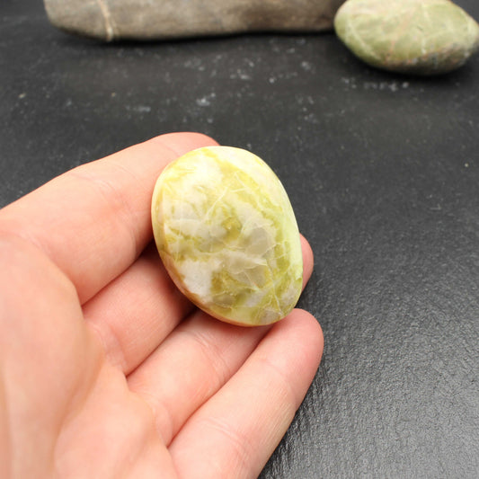 Schottischer Highland Marmor - Dekostück Poliert | Handarbeit