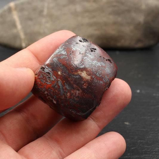 Roter Jaspis vom Rhein - Poliert | Handarbeit