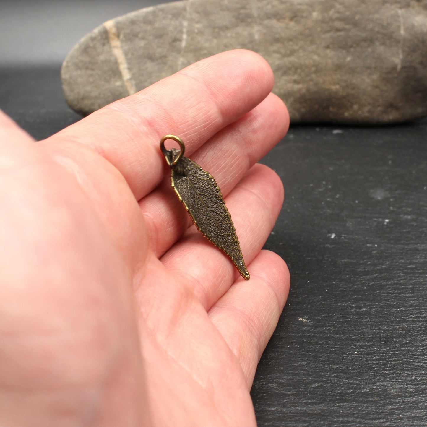 Lorbeerblatt Anhänger Antik Messing beschichtet