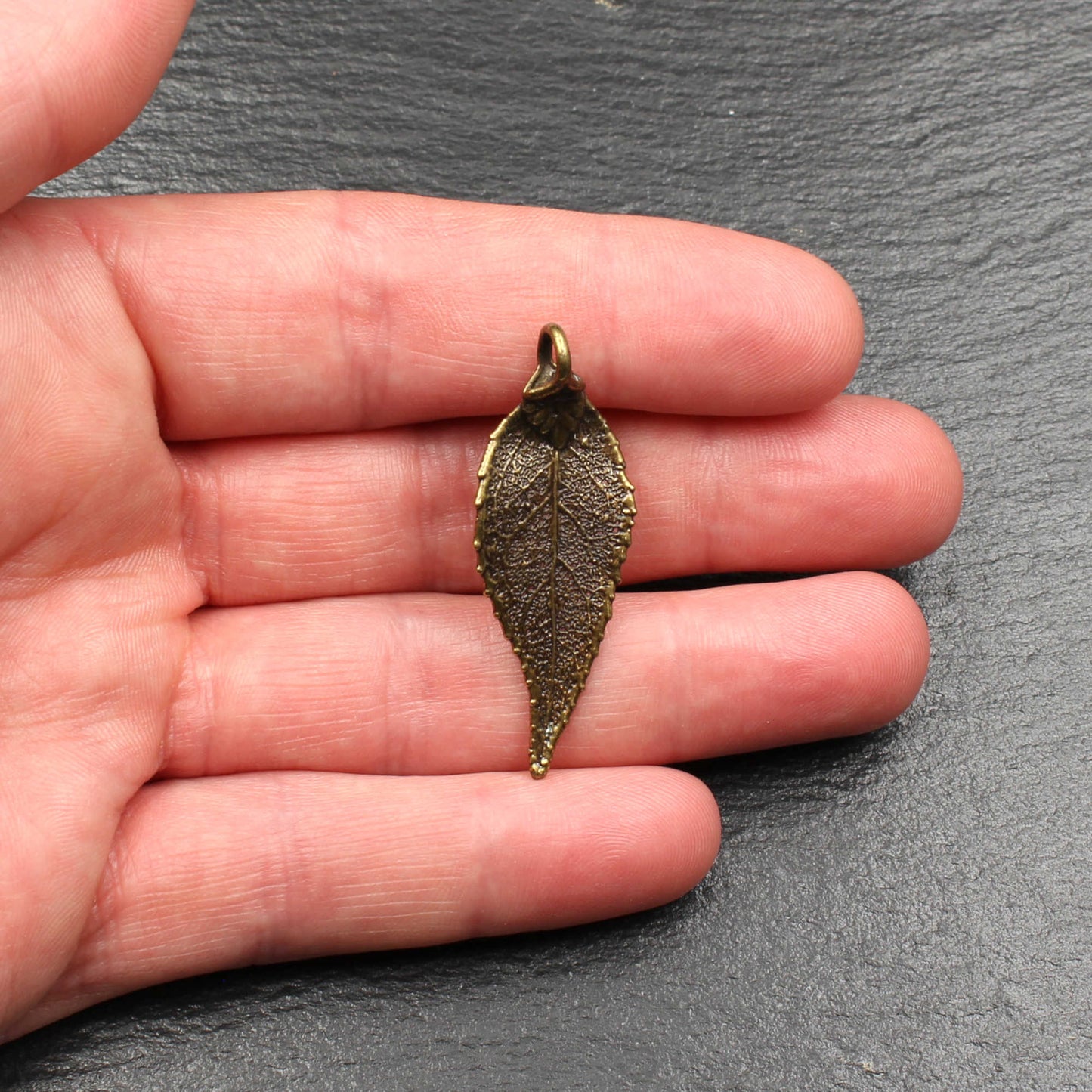 Lorbeerblatt Anhänger Antik Messing beschichtet