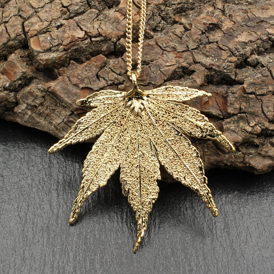 Japanischer Ahorn Anhänger Gold