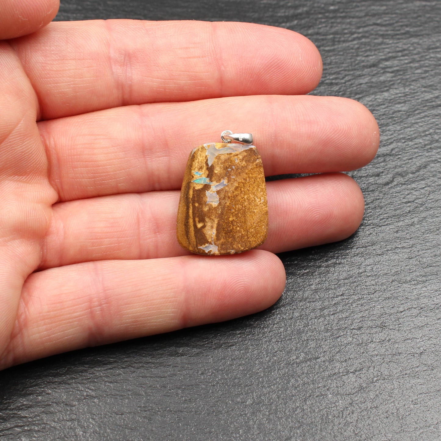 Australischer Boulder Opal Anhänger - Handarbeit aus Deutschland