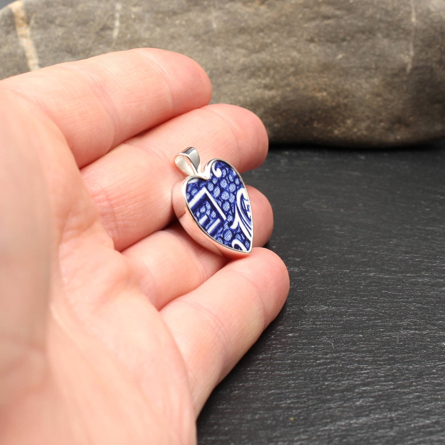 Englisches Porzellan "Old Willow" Herz Anhänger