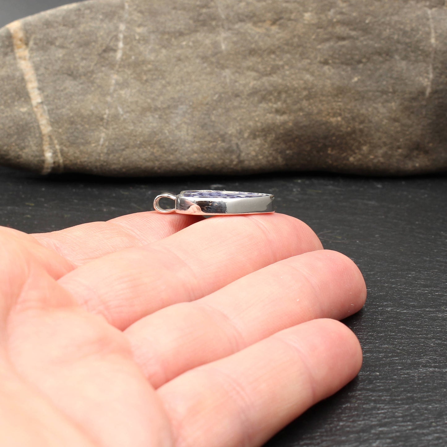 Englisches Porzellan "Old Willow" Herz Anhänger