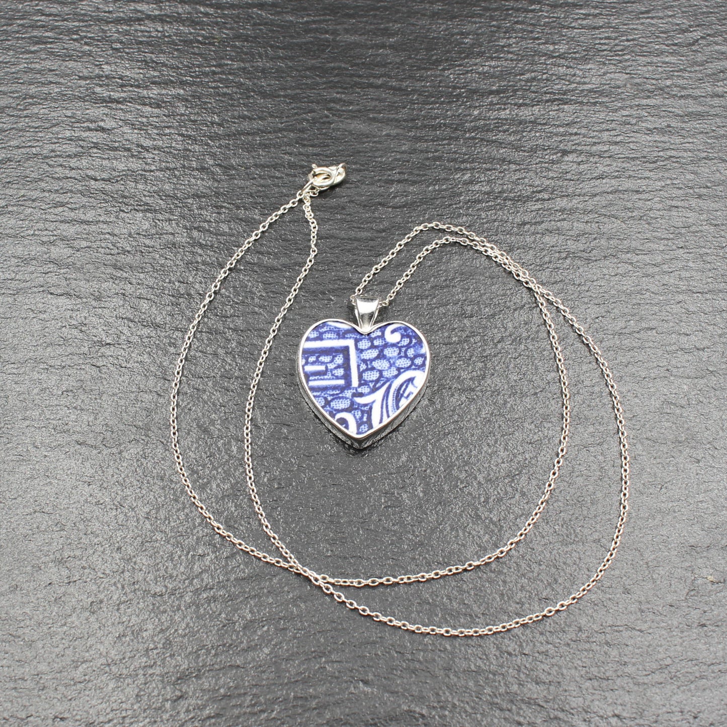 Englisches Porzellan "Old Willow" Herz Anhänger