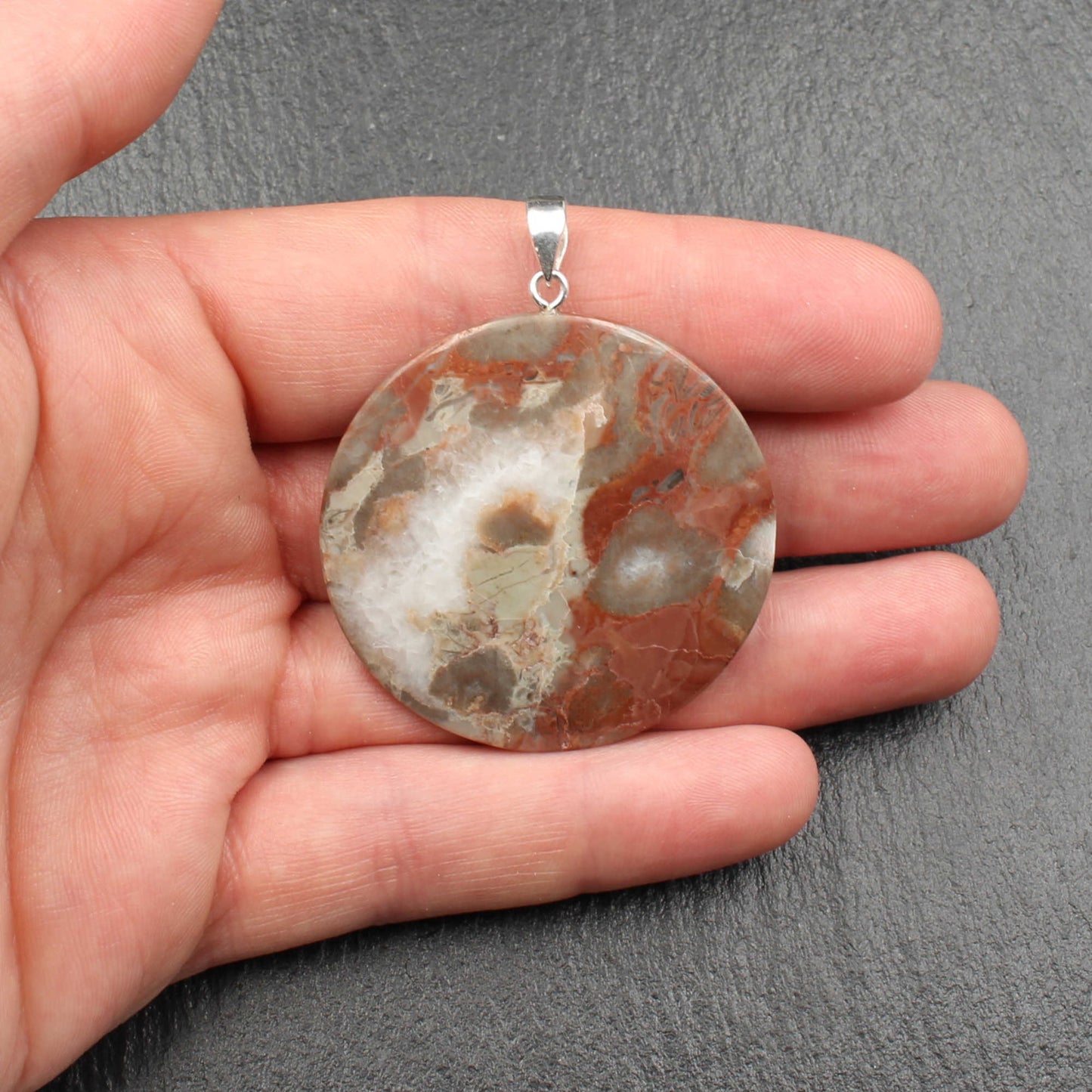 Fossile Koralle in Kalkstein Anhänger - Handarbeit