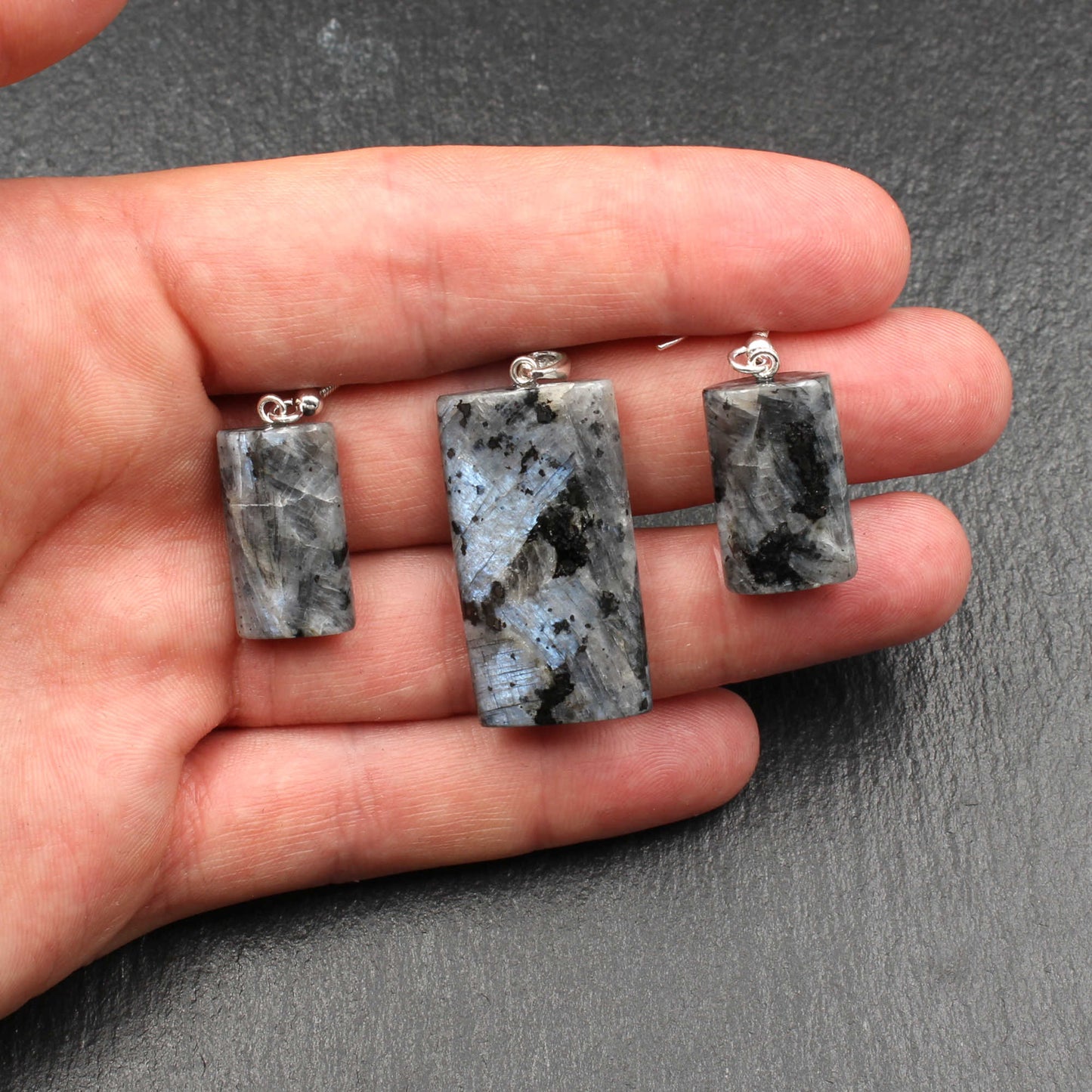 Larvikit / Blue Pearl Granit Anhänger & Ohrring Set - Handarbeit