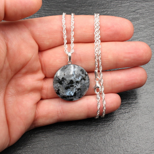 Blauer Larvikit Anhänger - Klein | Handarbeit