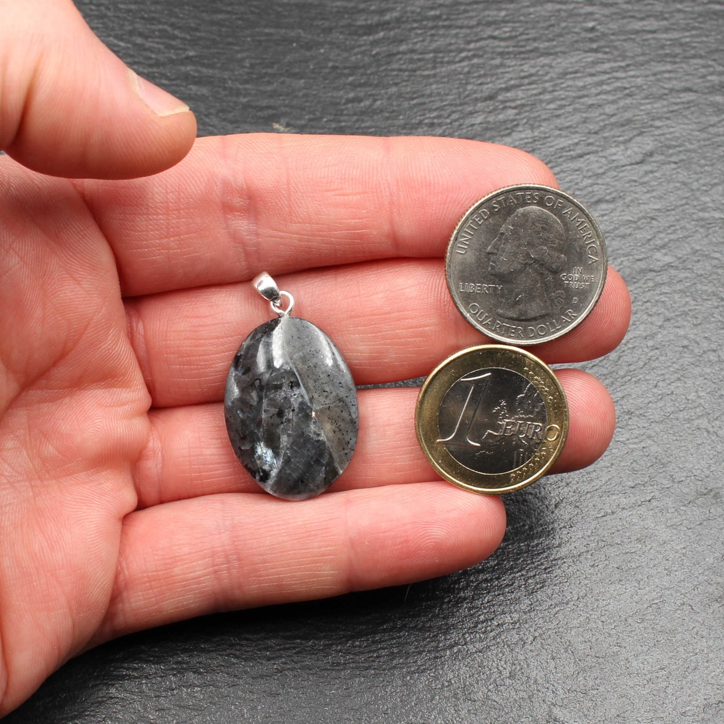 Blauer Larvikit Anhänger - Oval | Handarbeit