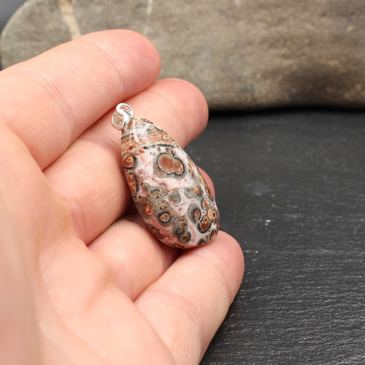 Leoparden Jaspis Anhänger - Handarbeit