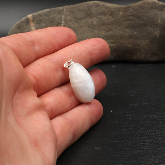 Mondstein Anhänger - Handarbeit