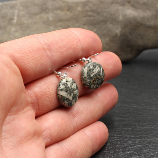 Andesitporphyr Ohrringe - Handarbeit