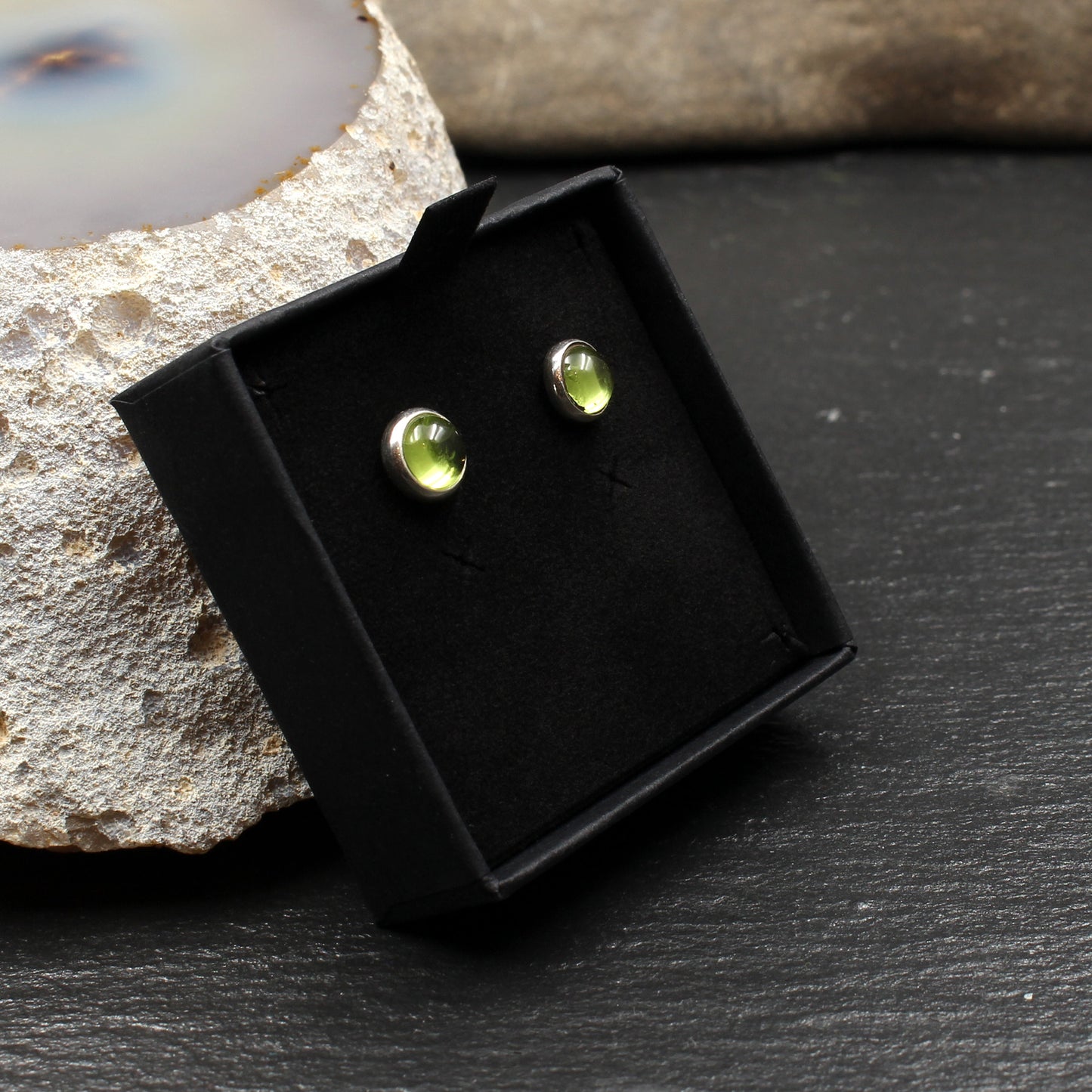Peridot Silber Ohrstecker - Cabochon
