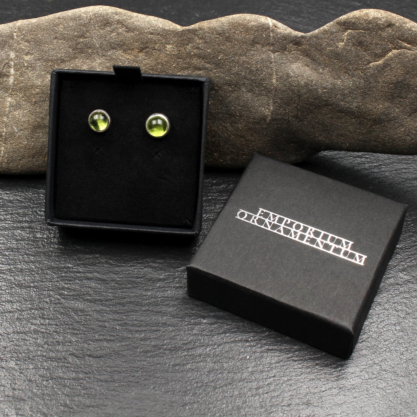 Peridot Silber Ohrstecker - Cabochon