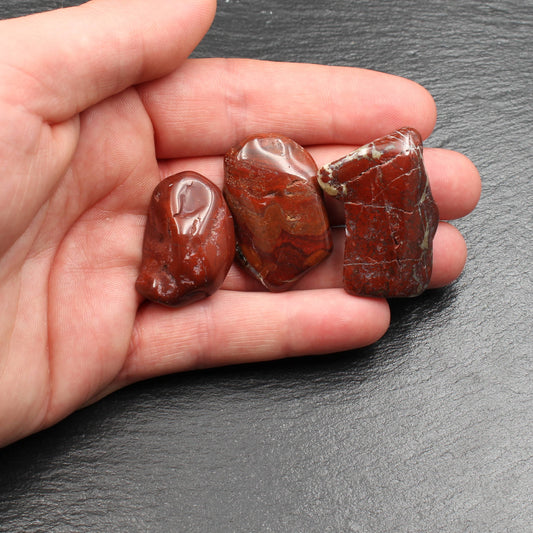 3x Roter Jaspis vom Rhein - Trommelsteine