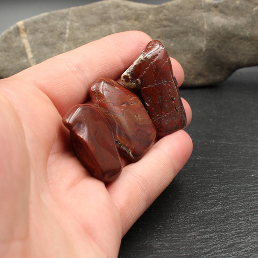 3x Roter Jaspis vom Rhein - Trommelsteine