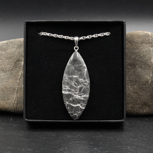 Schottischer Highland Kalkstein Anhänger - Handarbeit