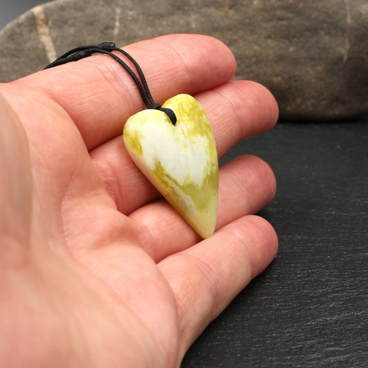 Schottischer Highland Marmor Herzanhänger | Schottischer Marmor