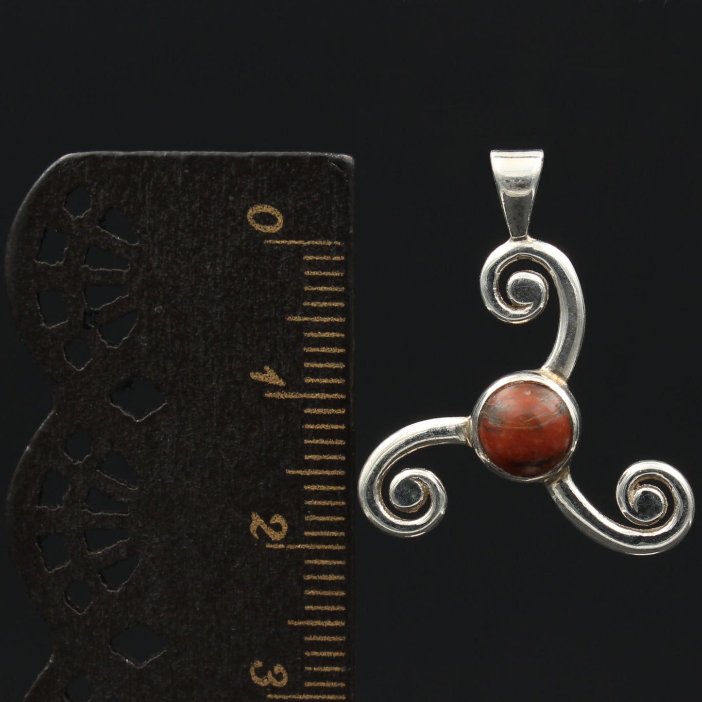 Lewisan Anhänger Keltische Triskele Silber