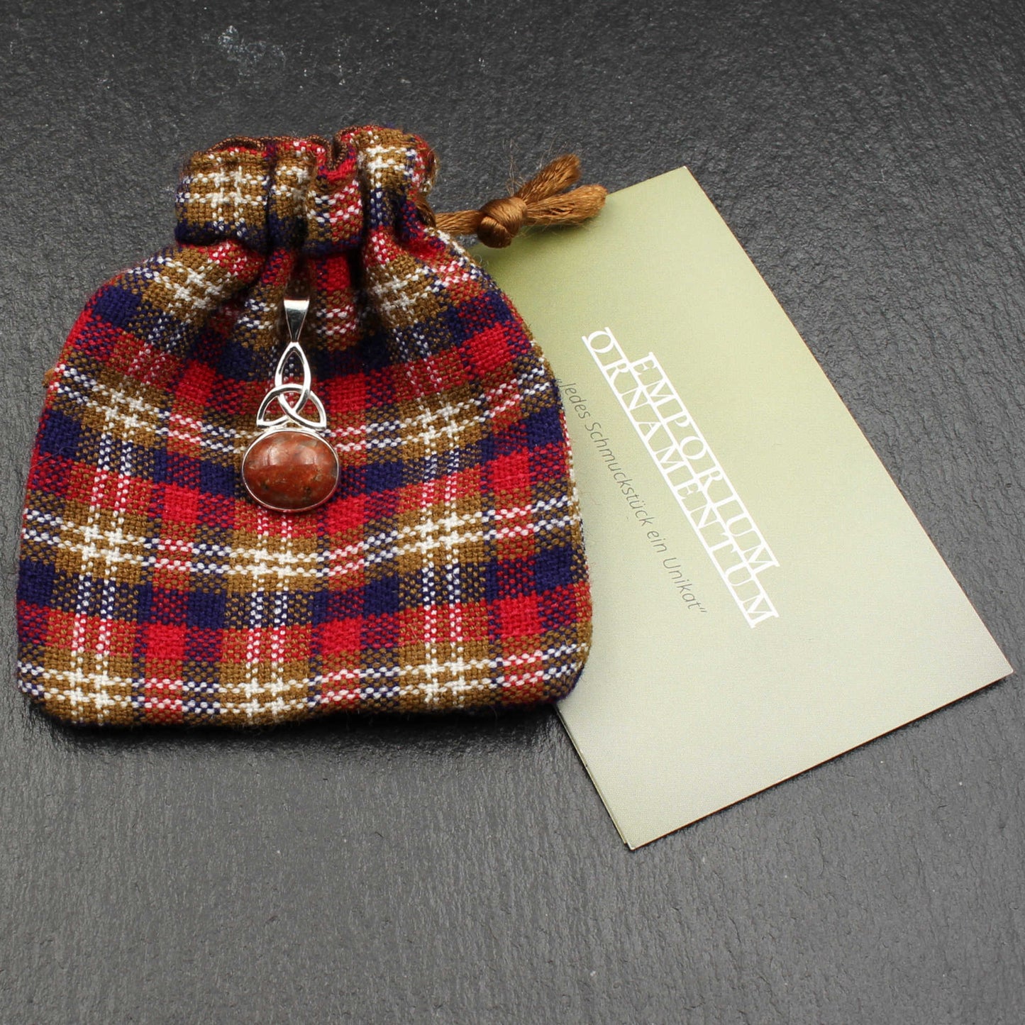 Keltischer Knoten Anhänger - Oval