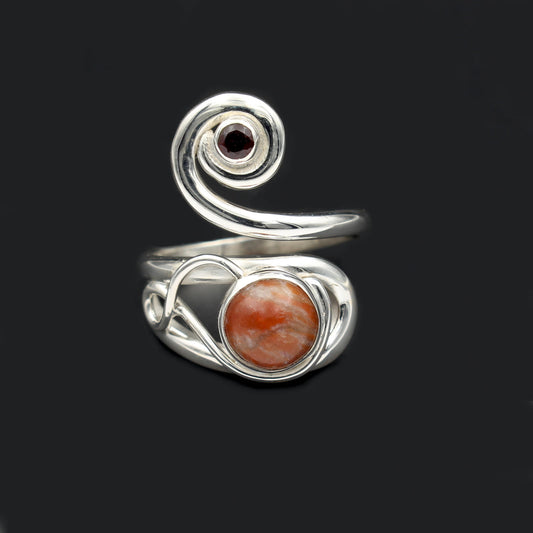 Schottischer Lewisian Keltischer Wirbel Ring mit Granat