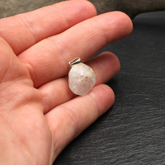 Schottischer Bergkristall / Quarz Anhänger - Handarbeit