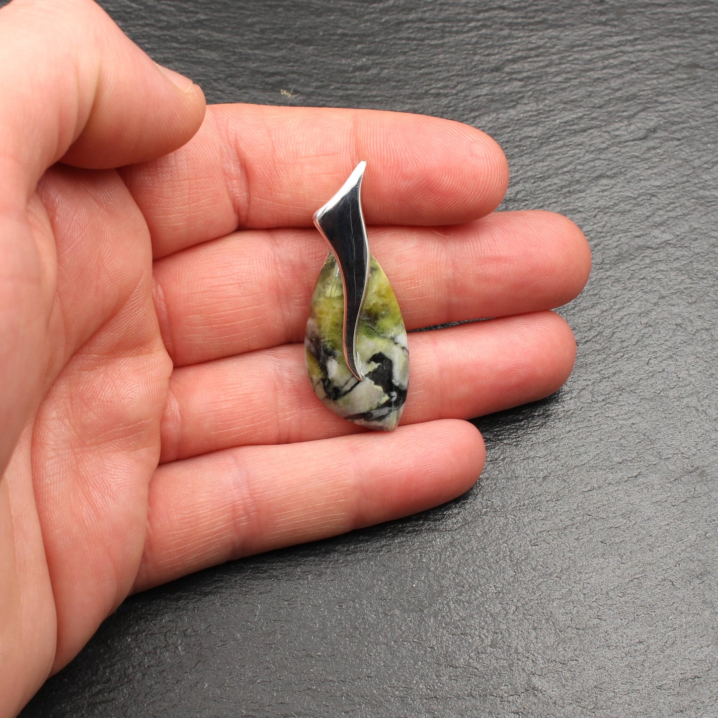 Schottischer Skye Marmor Flügel Design Anhänger