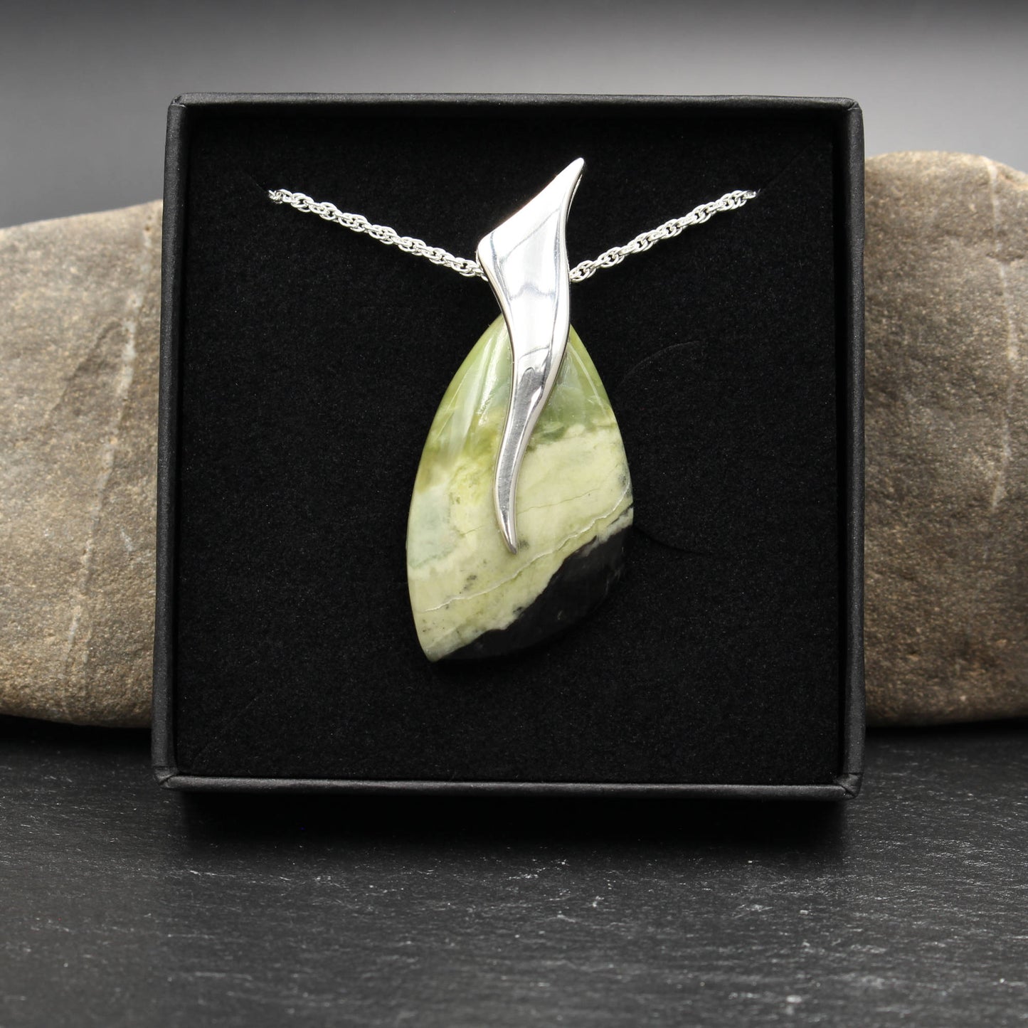 Schottischer Skye Marmor Flügel Design Anhänger