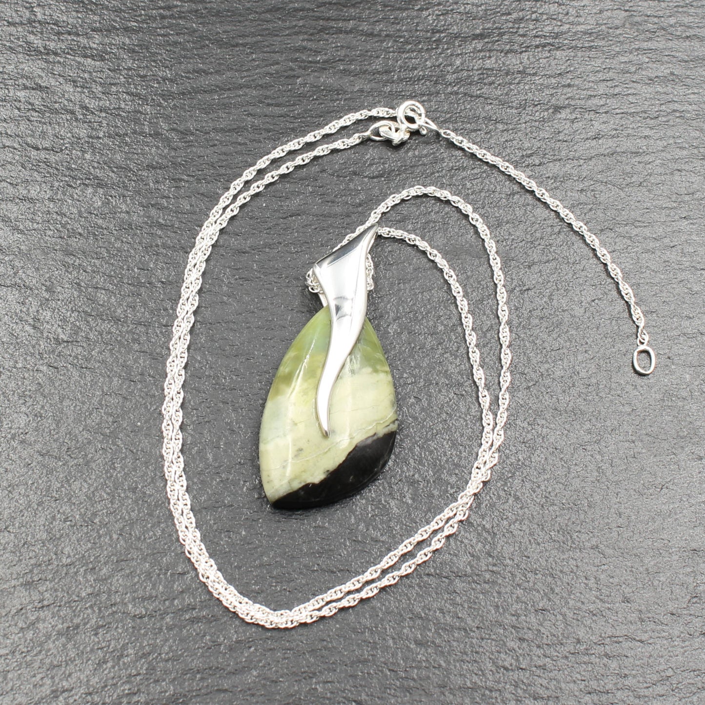 Schottischer Skye Marmor Flügel Design Anhänger