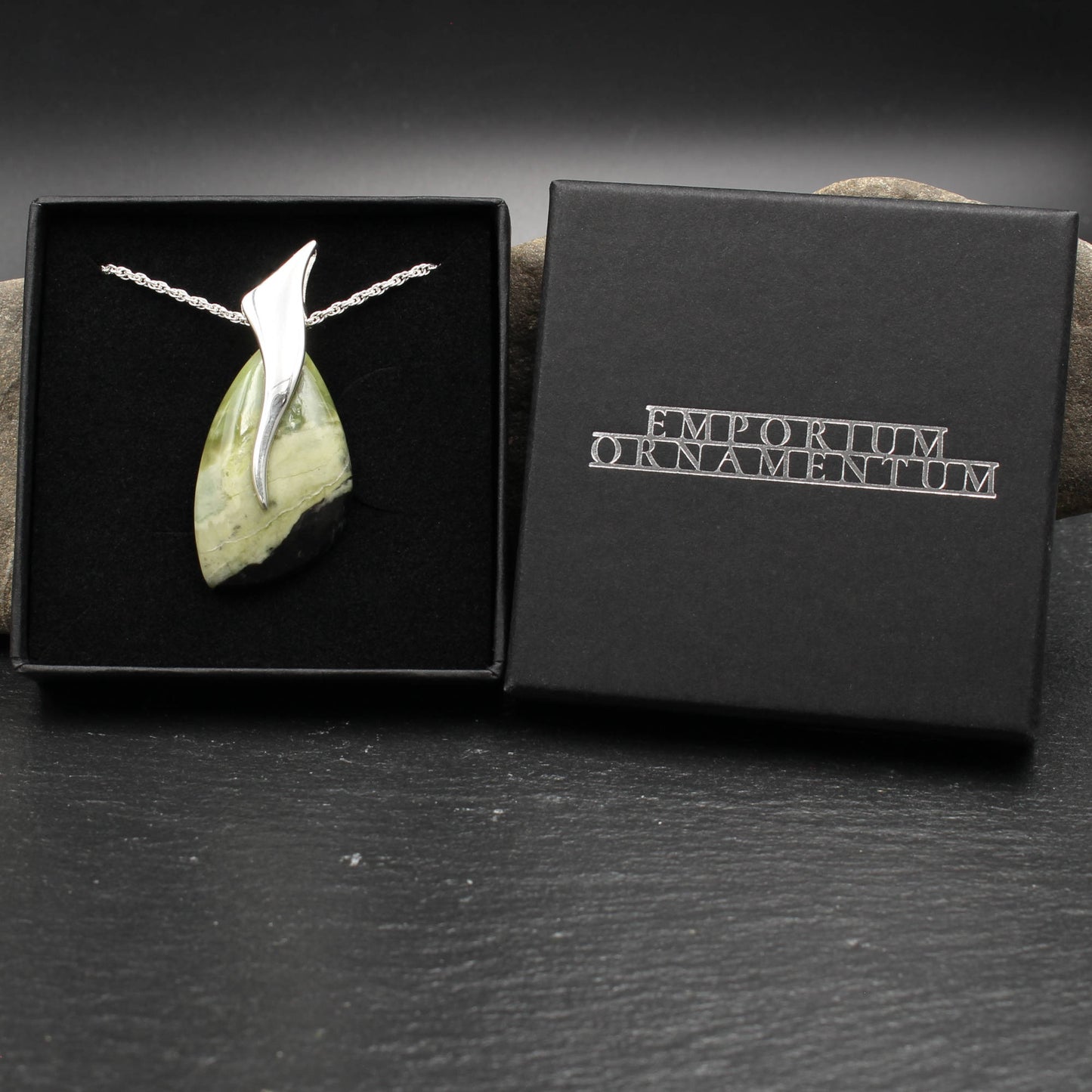 Schottischer Skye Marmor Flügel Design Anhänger