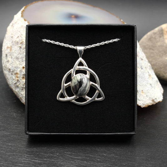 Skye Marmor - Keltische Triqueta Anhänger