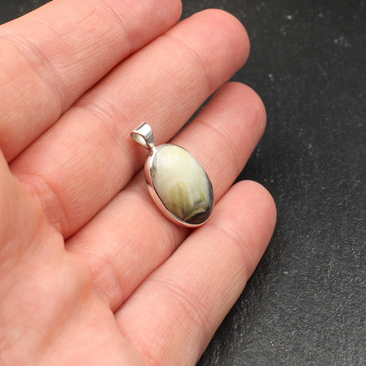 Schottischer Skye Marmor Silber Anhänger - Mittel