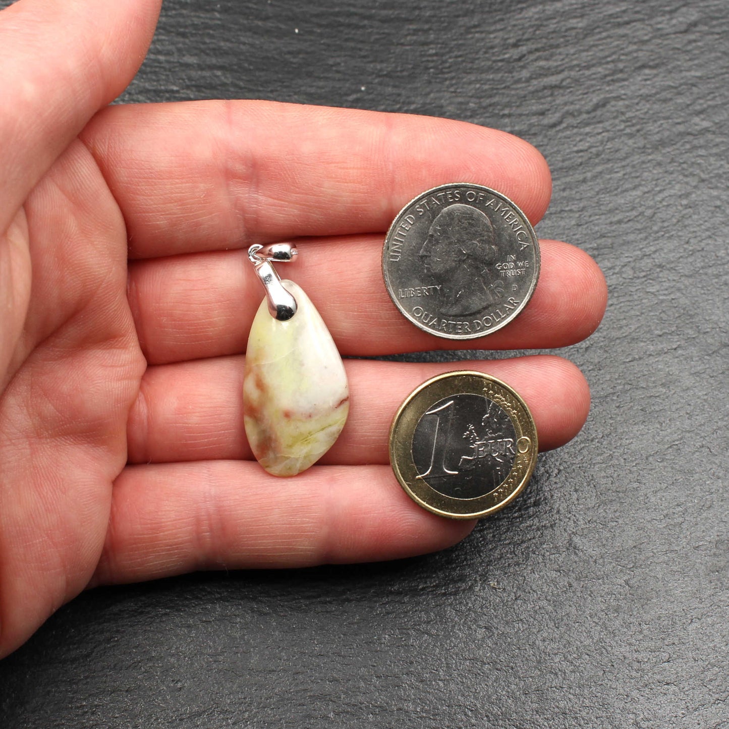 Schottischer Skye Marmor Anhänger - Handarbeit