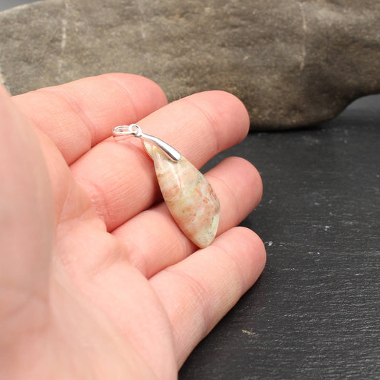 Schottischer Skye Marmor Anhänger - Handarbeit