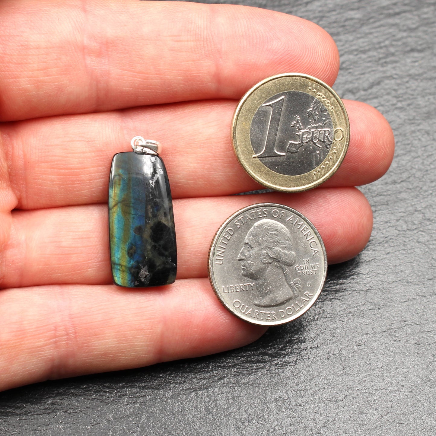 Finnish Spectrolite Gemstone Pendant – Handcrafted in Germany