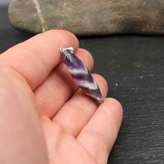 Chevron Amethyst Anhänger - Handarbeit