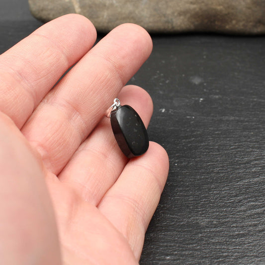 Basalt Anhänger - Handarbeit