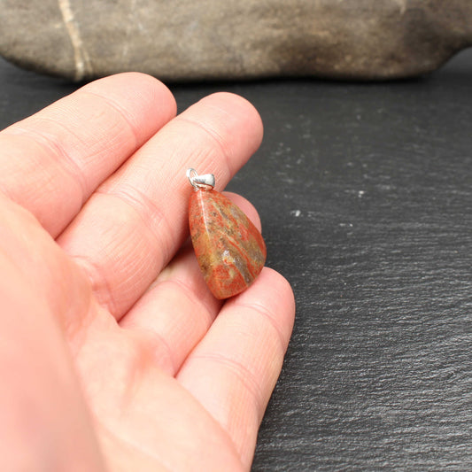 Roter Jaspis Anhänger - Handarbeit