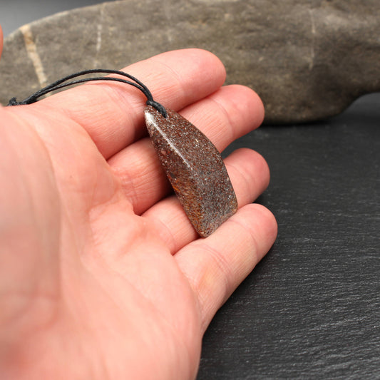 Roter Jaspis Anhänger - Handarbeit