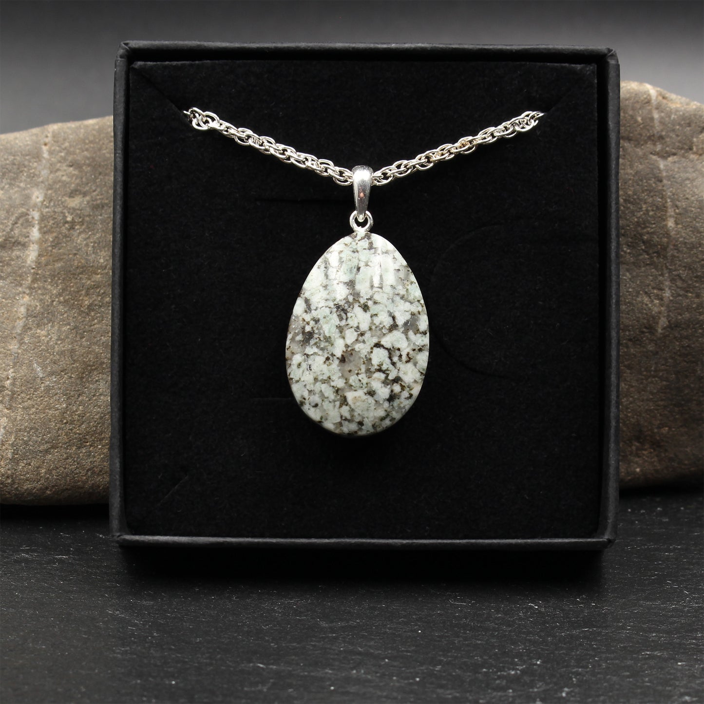 Julier granite pendant - handmade