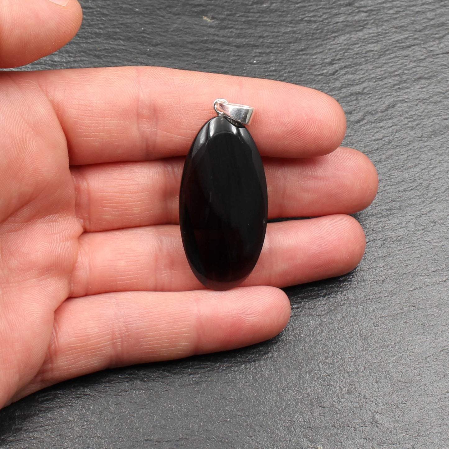 Schwarzer Obsidian Anhänger - Handarbeit