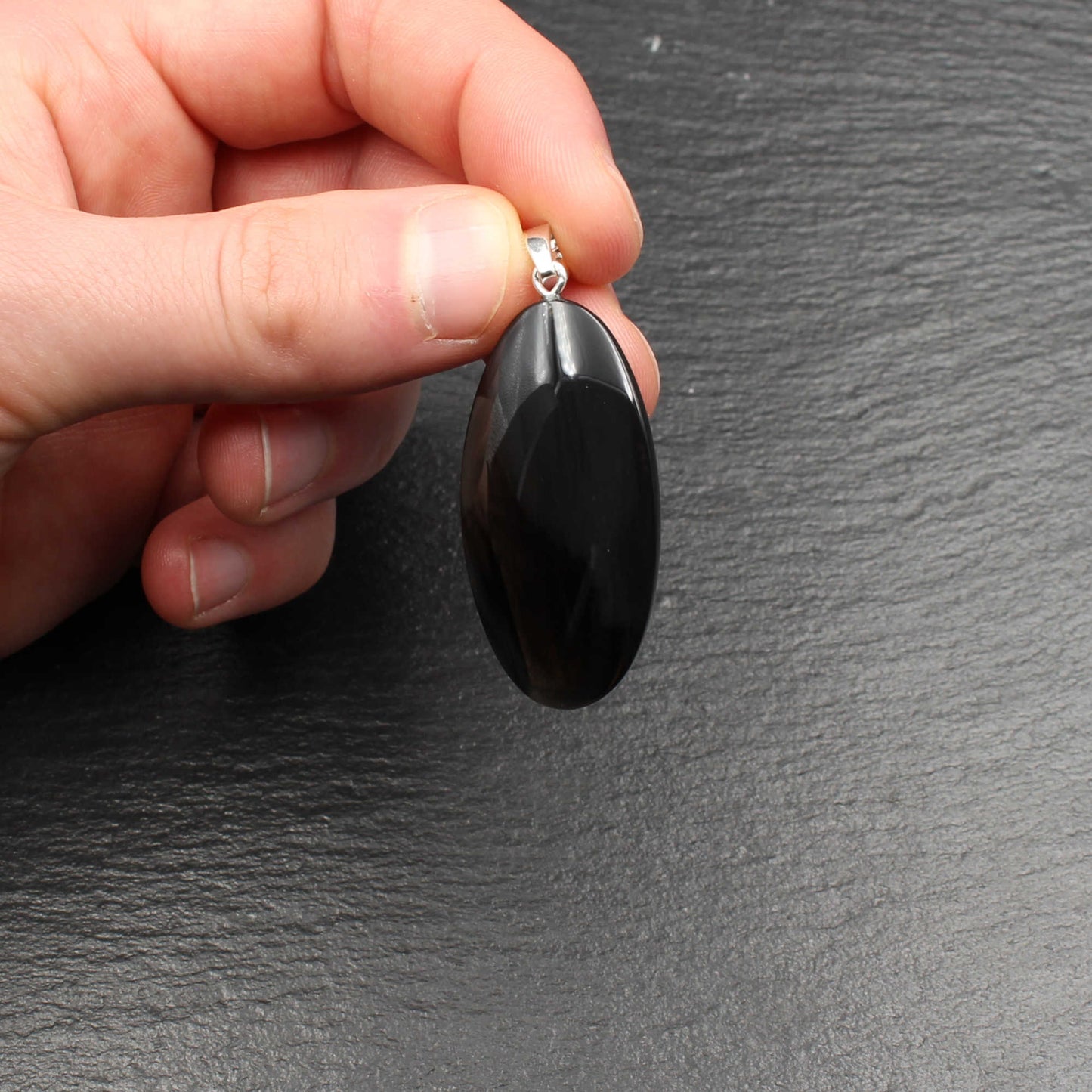 Schwarzer Obsidian Anhänger - Handarbeit