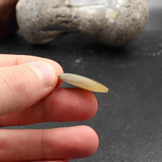 Ostseejade (Faserkalk) Anhänger - Handarbeit