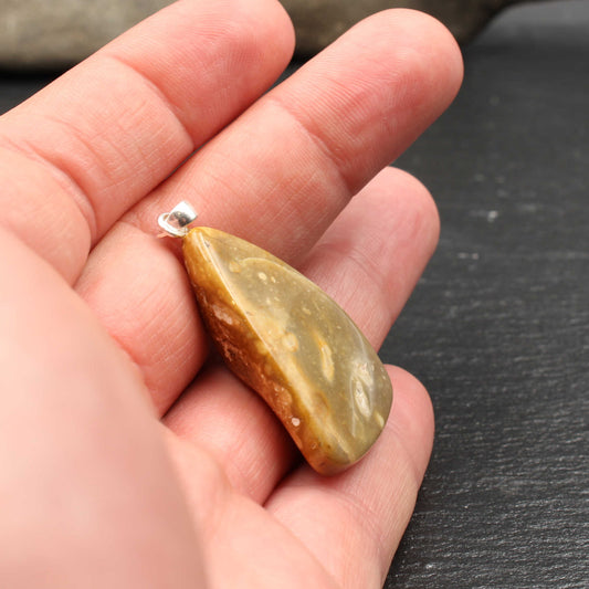 Rhein Feuerstein Anhänger - Handarbeit
