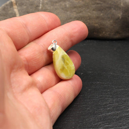 Schottischer Highland Marmor Anhänger - Handarbeit