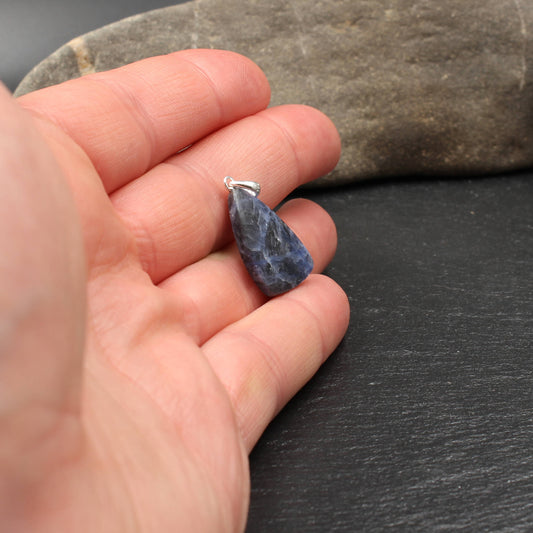 Sodalith Anhänger - Handarbeit