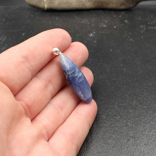 Sodalith Anhänger - Handarbeit